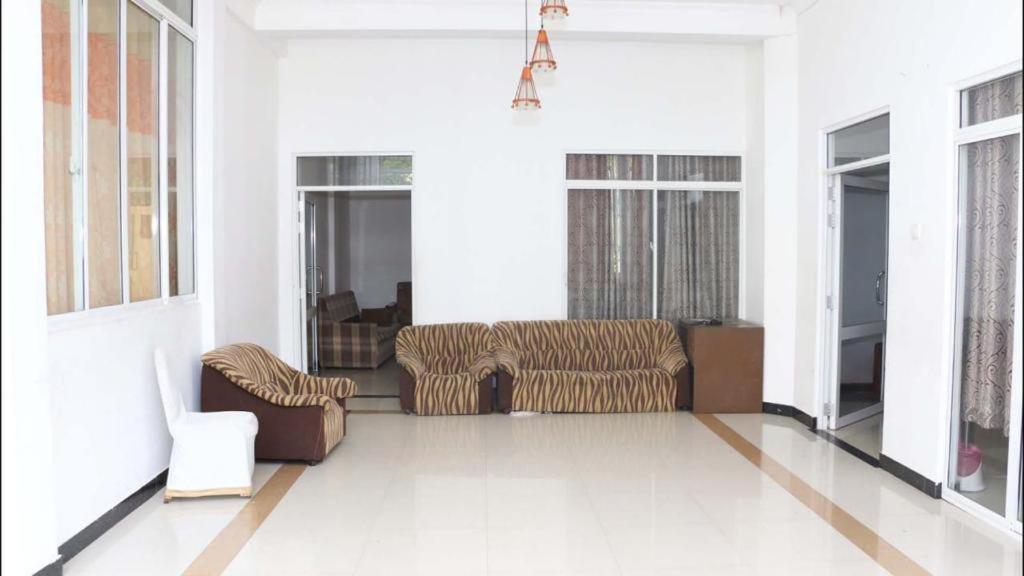 Suisse Villa كاندي المظهر الخارجي الصورة