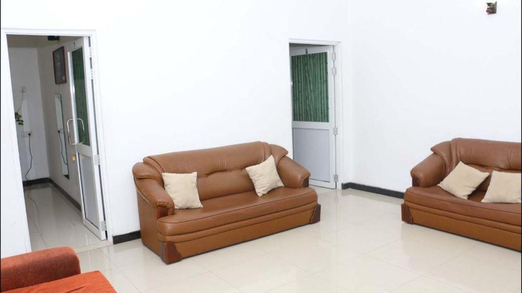 Suisse Villa كاندي المظهر الخارجي الصورة