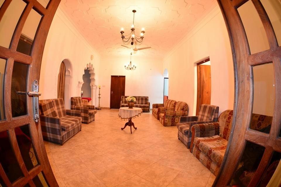 Suisse Villa كاندي المظهر الخارجي الصورة