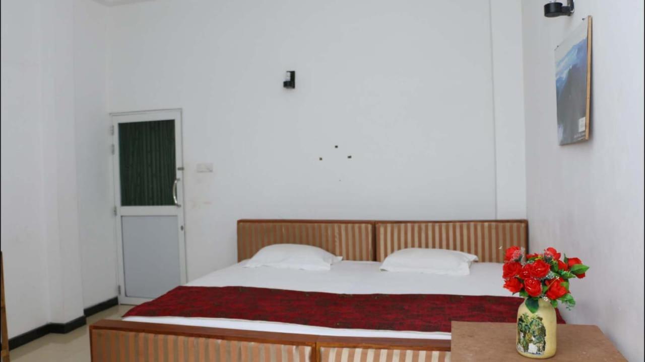 Suisse Villa كاندي المظهر الخارجي الصورة