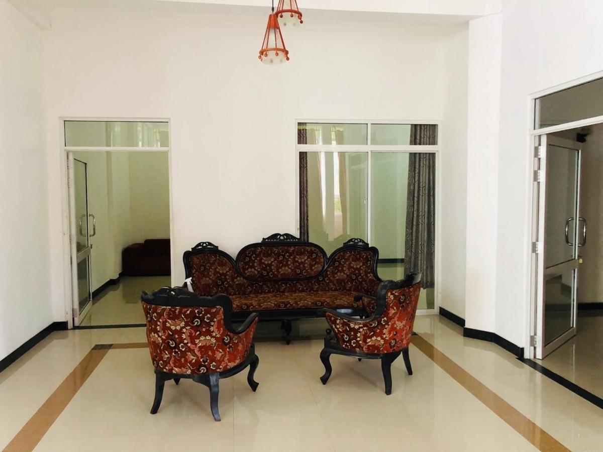 Suisse Villa كاندي المظهر الخارجي الصورة