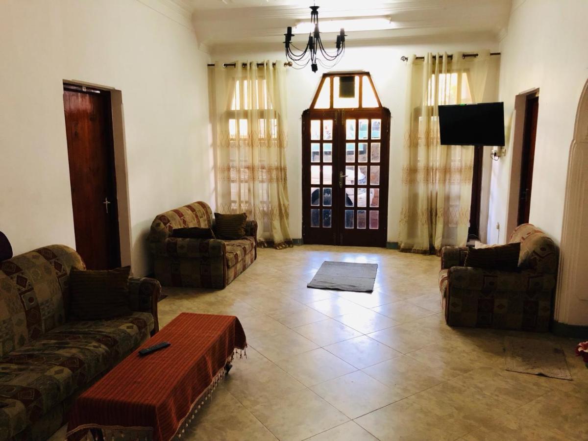 Suisse Villa كاندي المظهر الخارجي الصورة