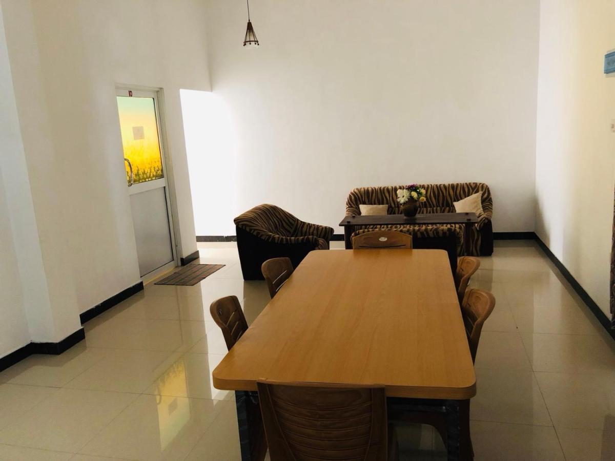 Suisse Villa كاندي المظهر الخارجي الصورة
