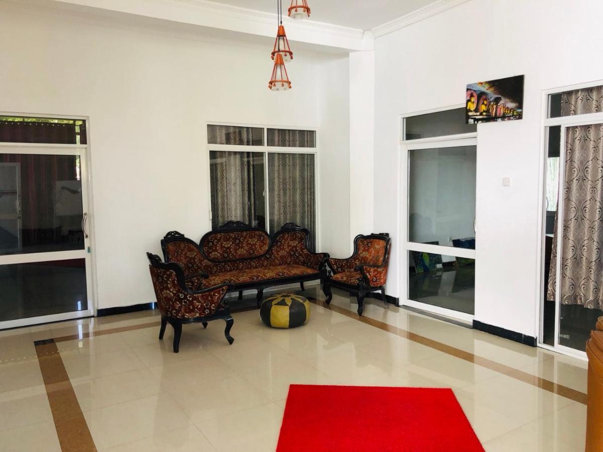 Suisse Villa كاندي المظهر الخارجي الصورة