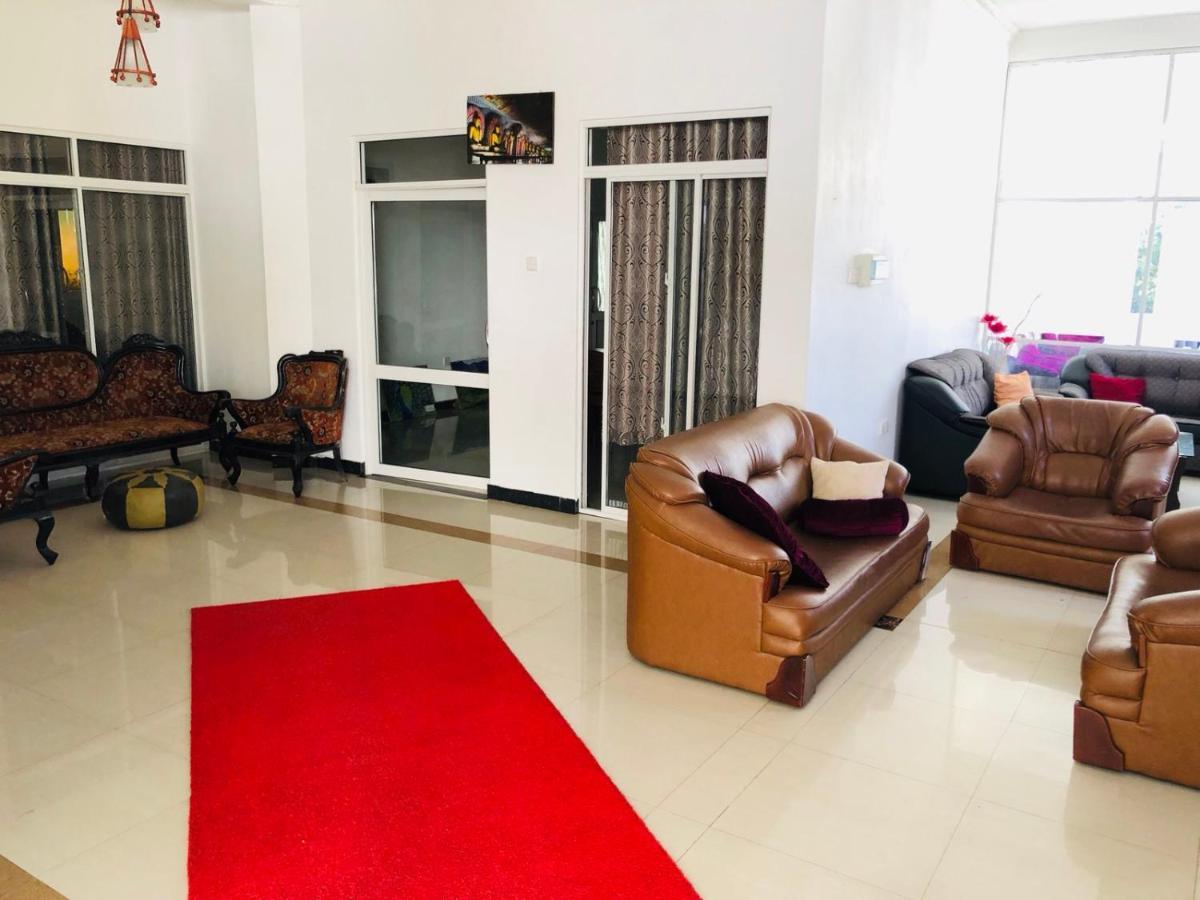 Suisse Villa كاندي المظهر الخارجي الصورة