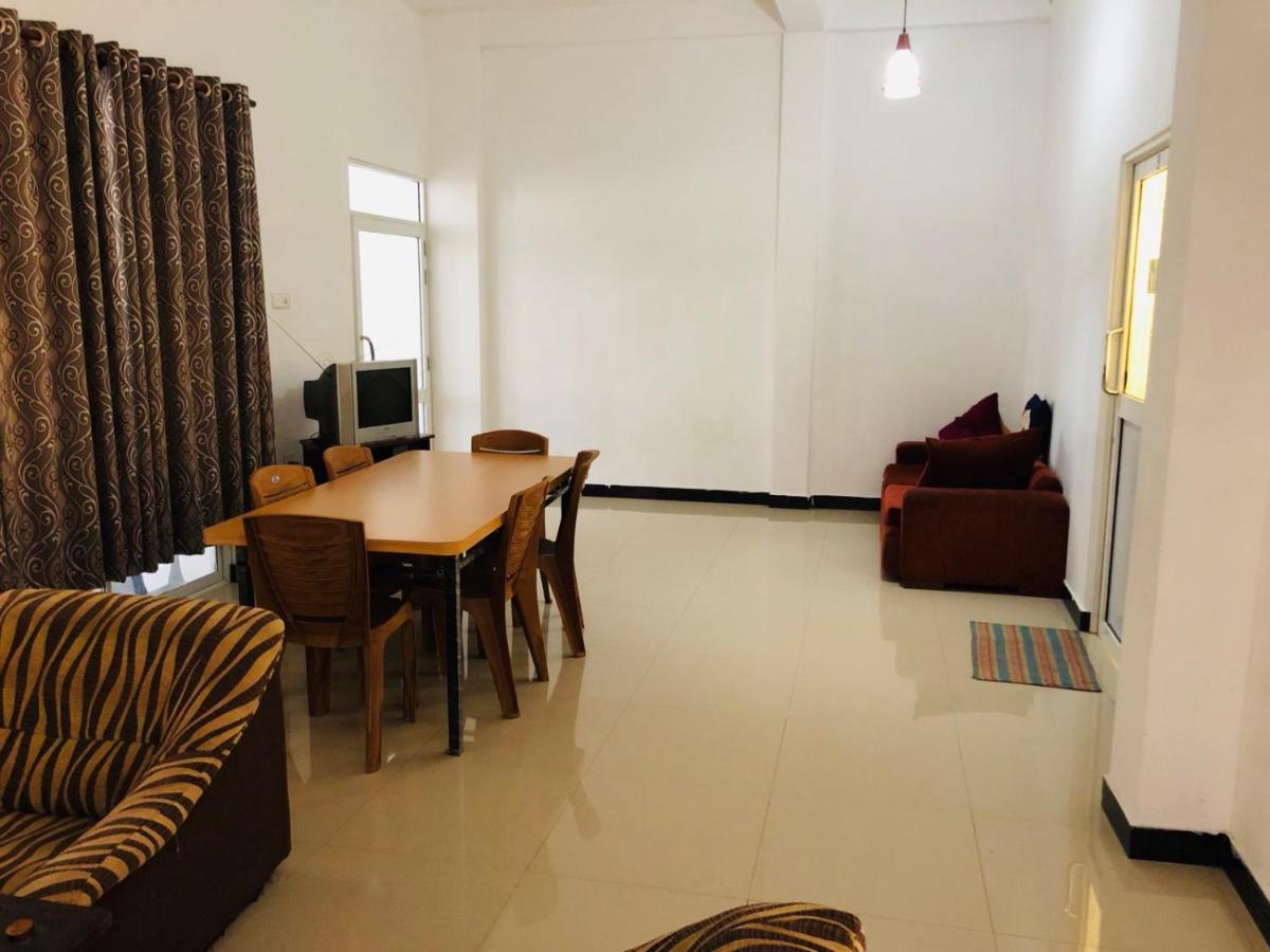 Suisse Villa كاندي المظهر الخارجي الصورة